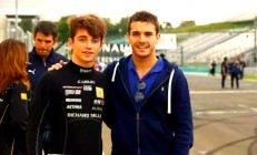 开云体育APP下载-雷诺车队横扫阿斯顿马丁，勒克莱尔统治全场的简单介绍