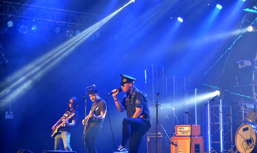 神来之笔！瑞典击剑选手斩获第一名