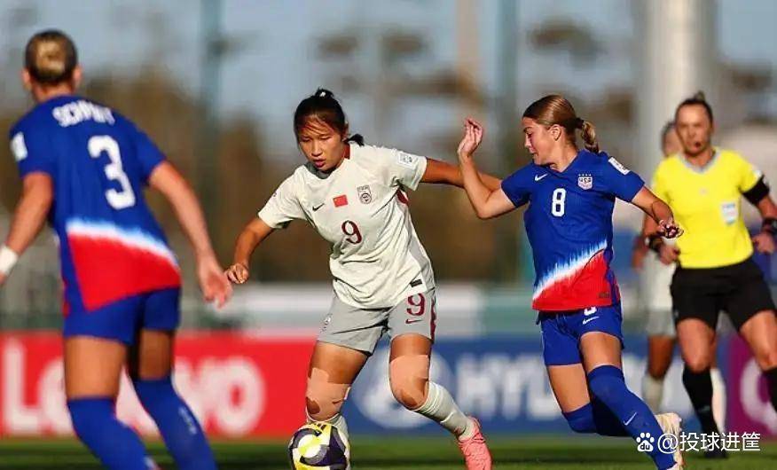 巴拉圭队在对阵日本女足比赛中胜出