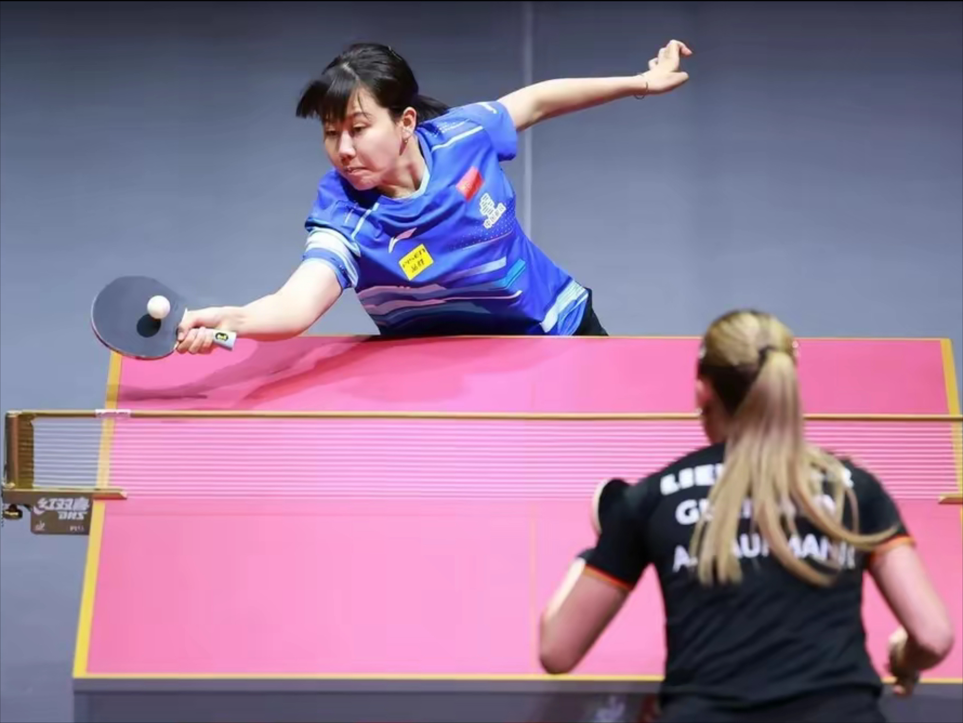 包含中国乒乓球队鏖战波兰乒乓球队，奥恰洛夫制霸全场的词条