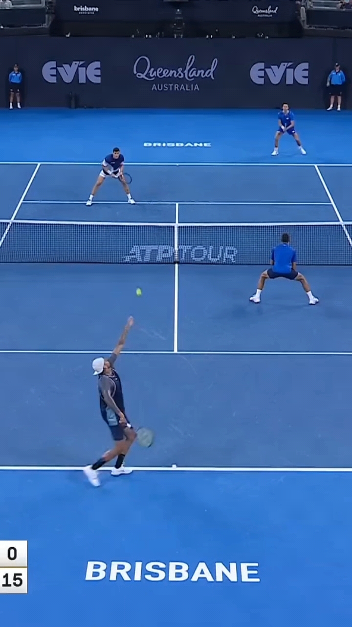 包含法国网球队爆冷澳大利亚网球队，克耶高斯爆发神勇的词条