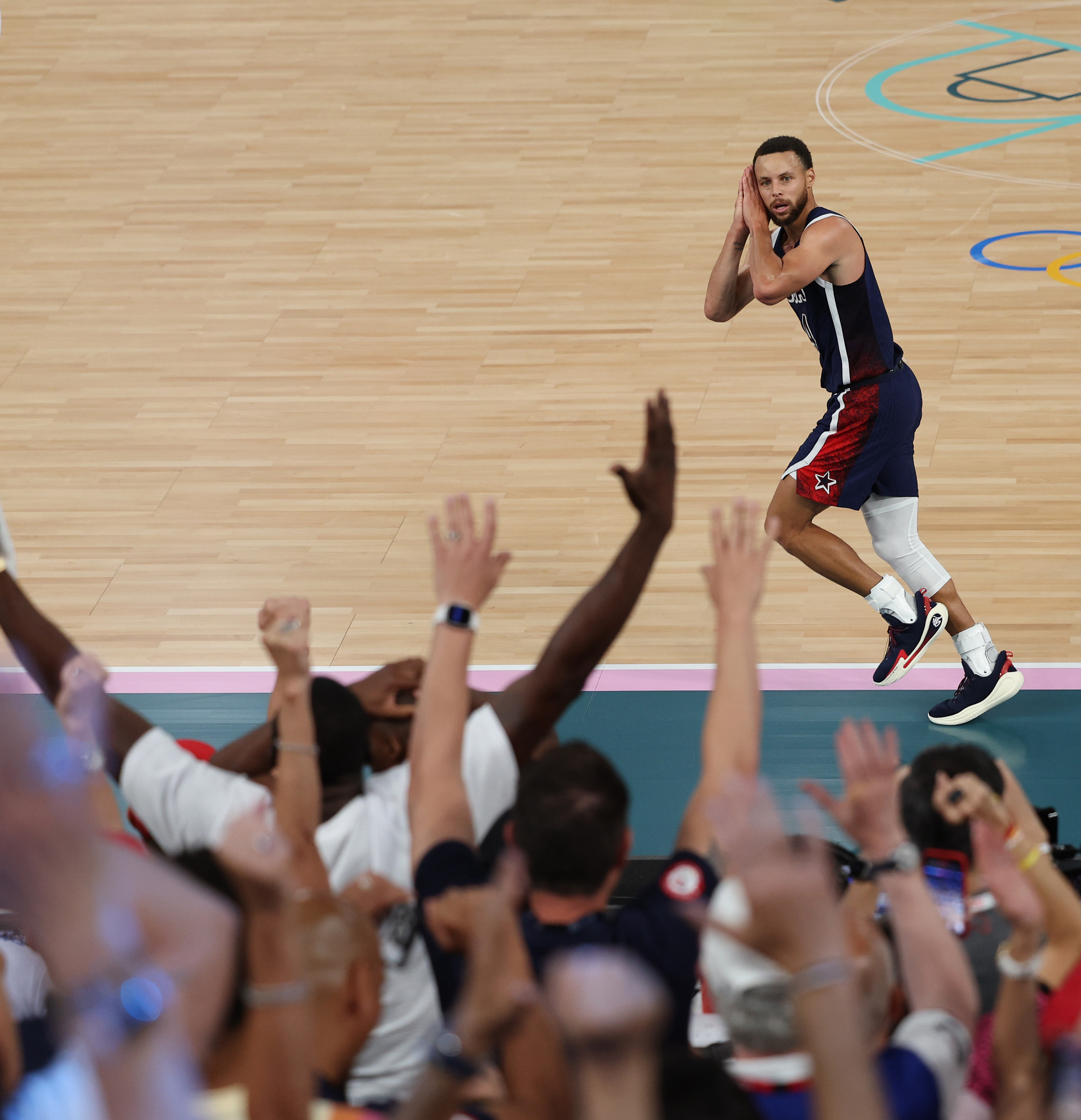 西班牙男篮翻盘雄鹿，拉文打破历史纪录