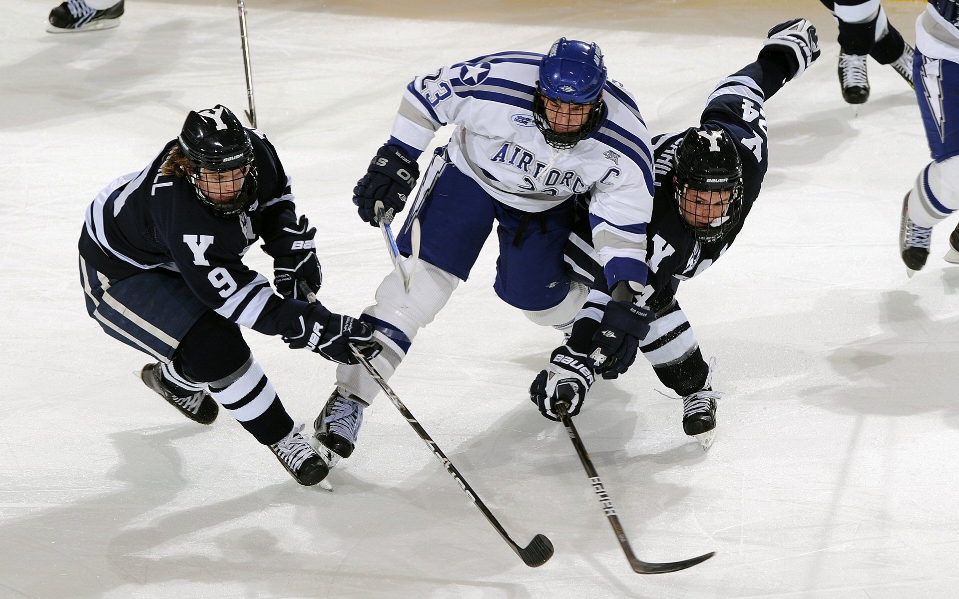米切尔关键进球定乾坤，浙江队火力压制新疆队